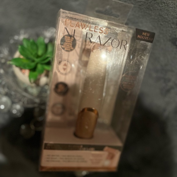 🎀✂️FINISHING TOUCH FLAWLESS NU RAZOR✂️🎀 - Picture 2 of 11